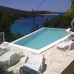 Seaside Family Friendly House With A Swimming Pool Cove Pribinja - Hvar - 15324 Σπίτι διακοπών