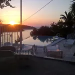 Σπίτι διακοπών Seaside Family Friendly House With A Swimming Pool Cove Pribinja - Hvar - 15324