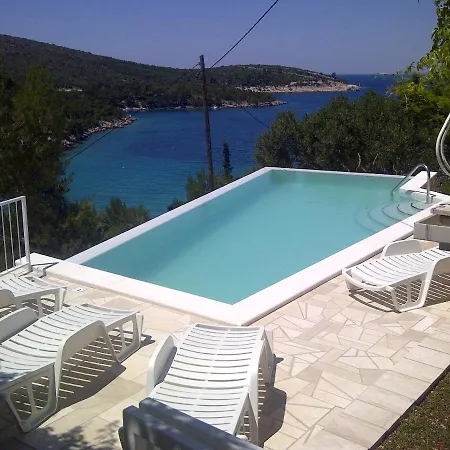 Seaside Family Friendly House With A Swimming Pool Cove Pribinja - Hvar - 15324 Сasa de vacaciones