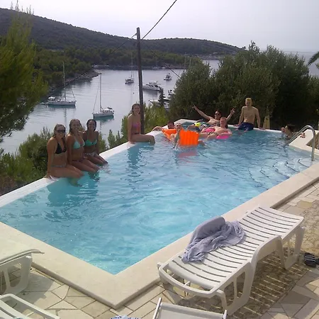 Seaside Family Friendly House With A Swimming Pool Cove Pribinja - Hvar - 15324 Σπίτι διακοπών *